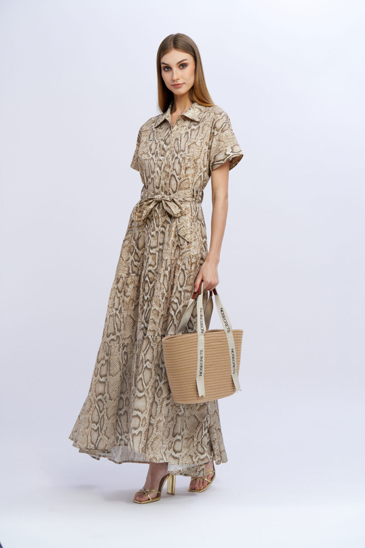 251NS010_VIDEO-1333×2000