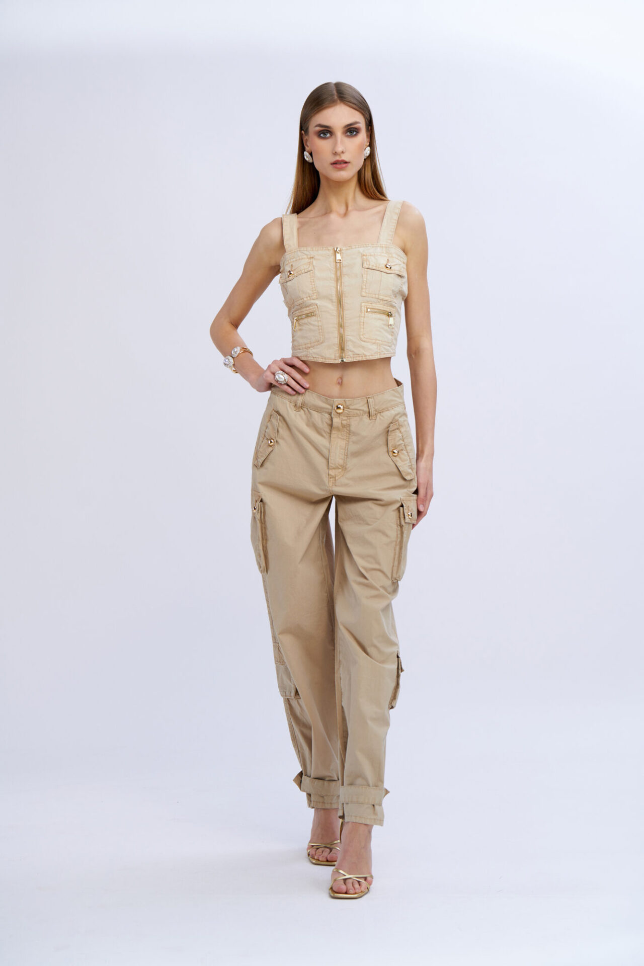 251NS006_4-1333×2000