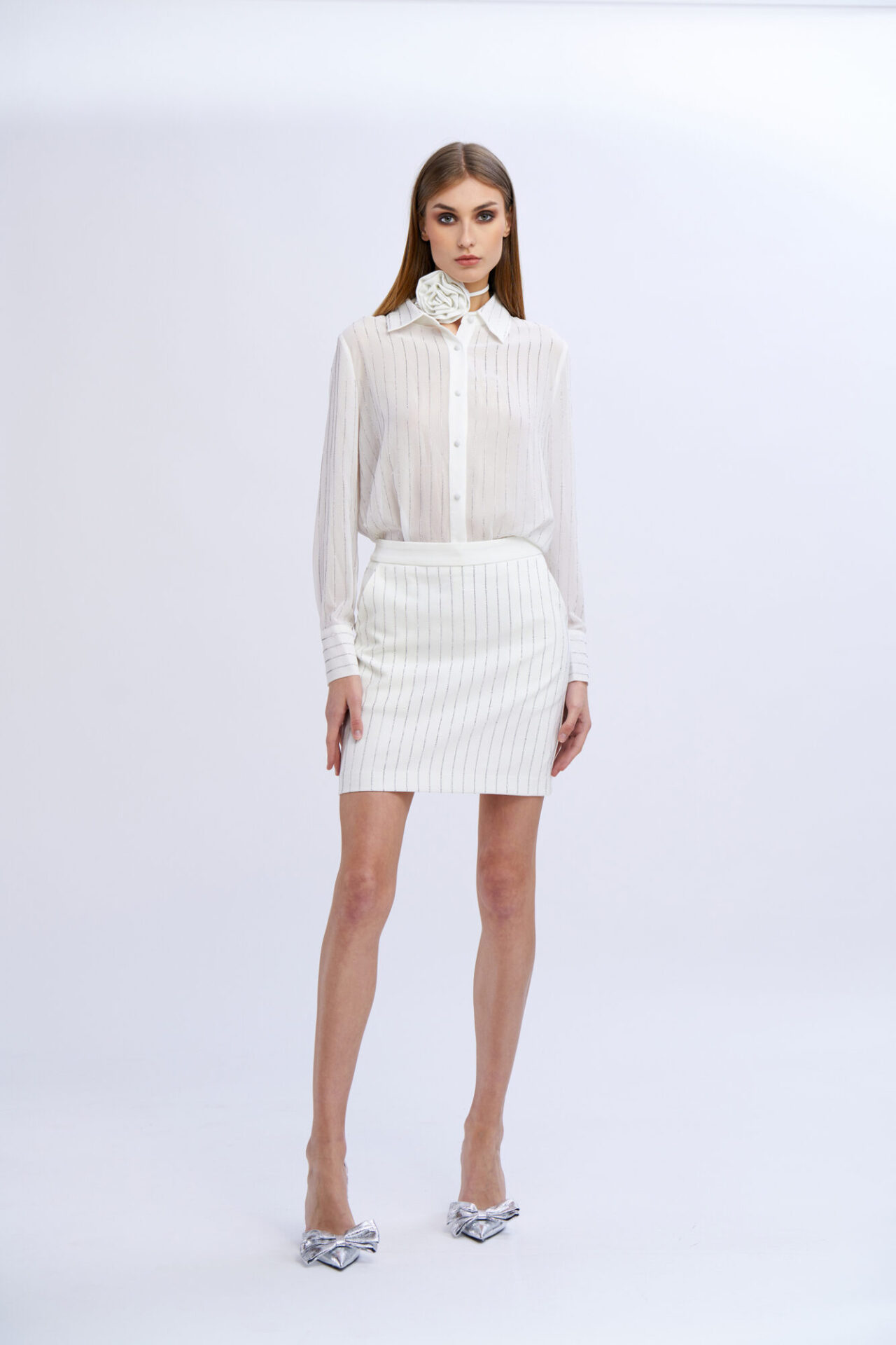 251NS116_VIDEO-1333×2000