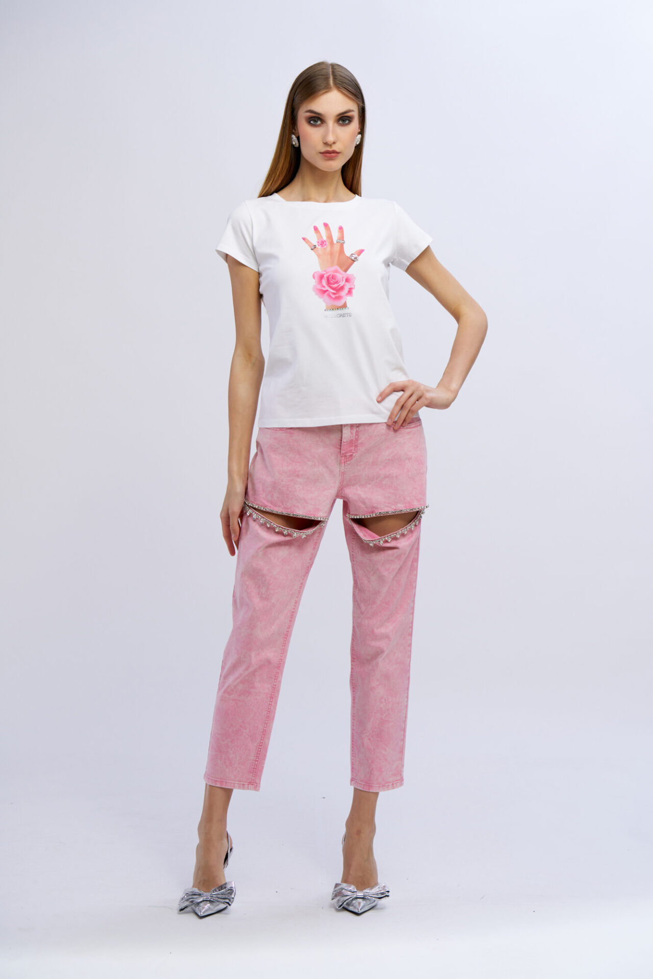 251NS306_VIDEO-1333×2000