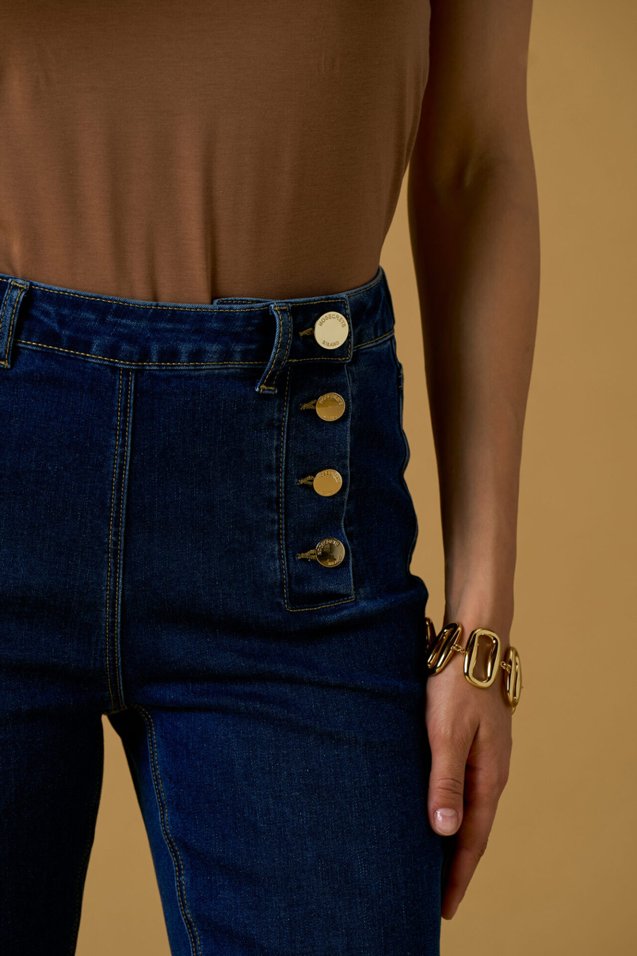 261NS000_3-1333×2000