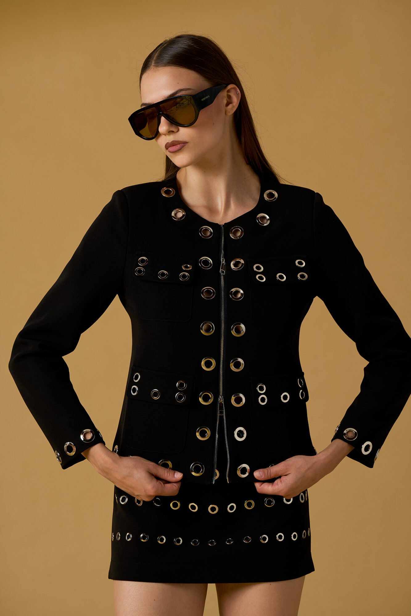 261NS304_3-1333×2000